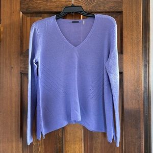 Elie Tahari lavender sweater P